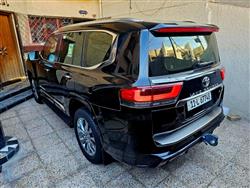 تۆیۆتا لاند کروزەر